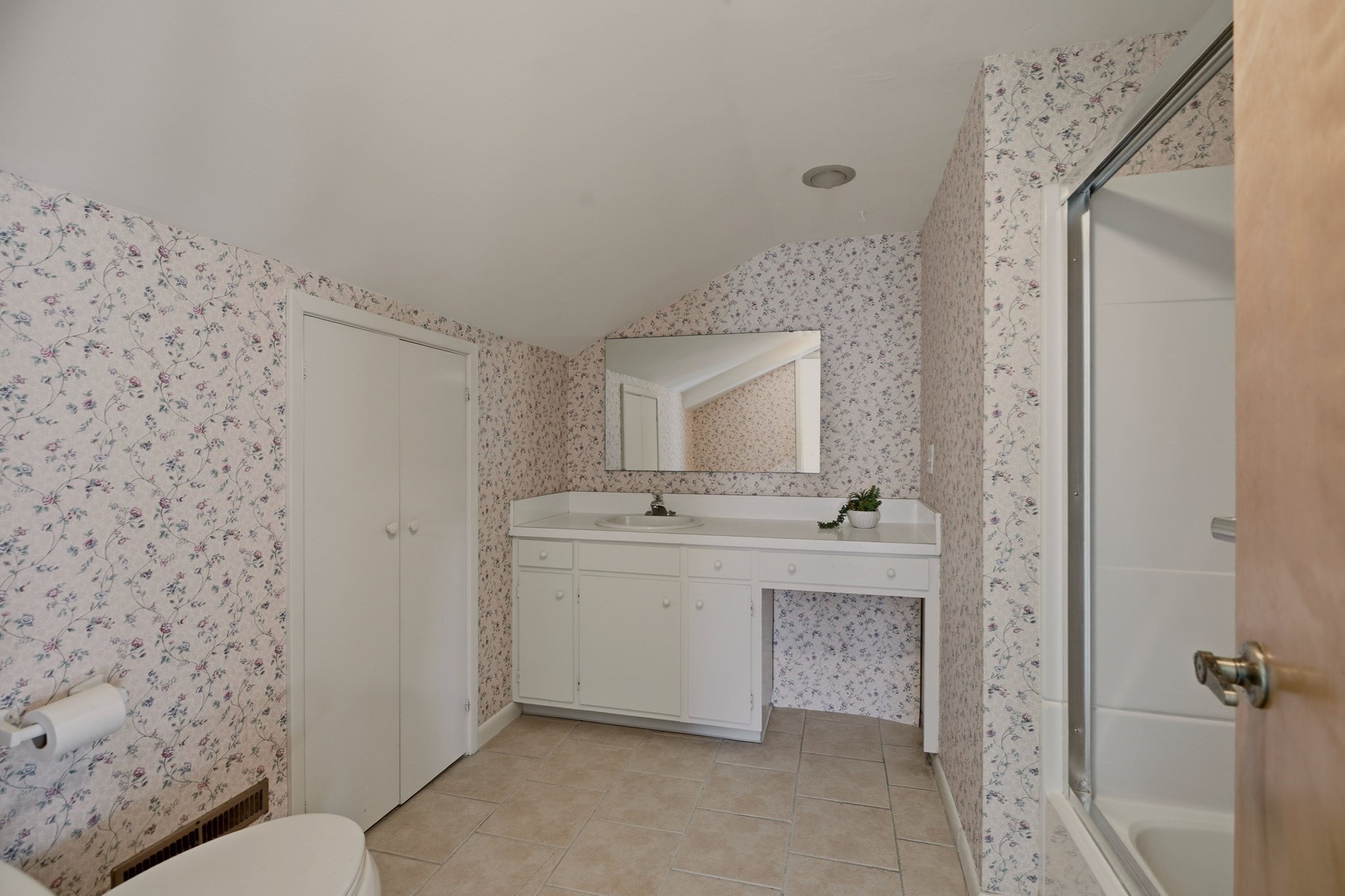 331 Albany St Property Photo 32