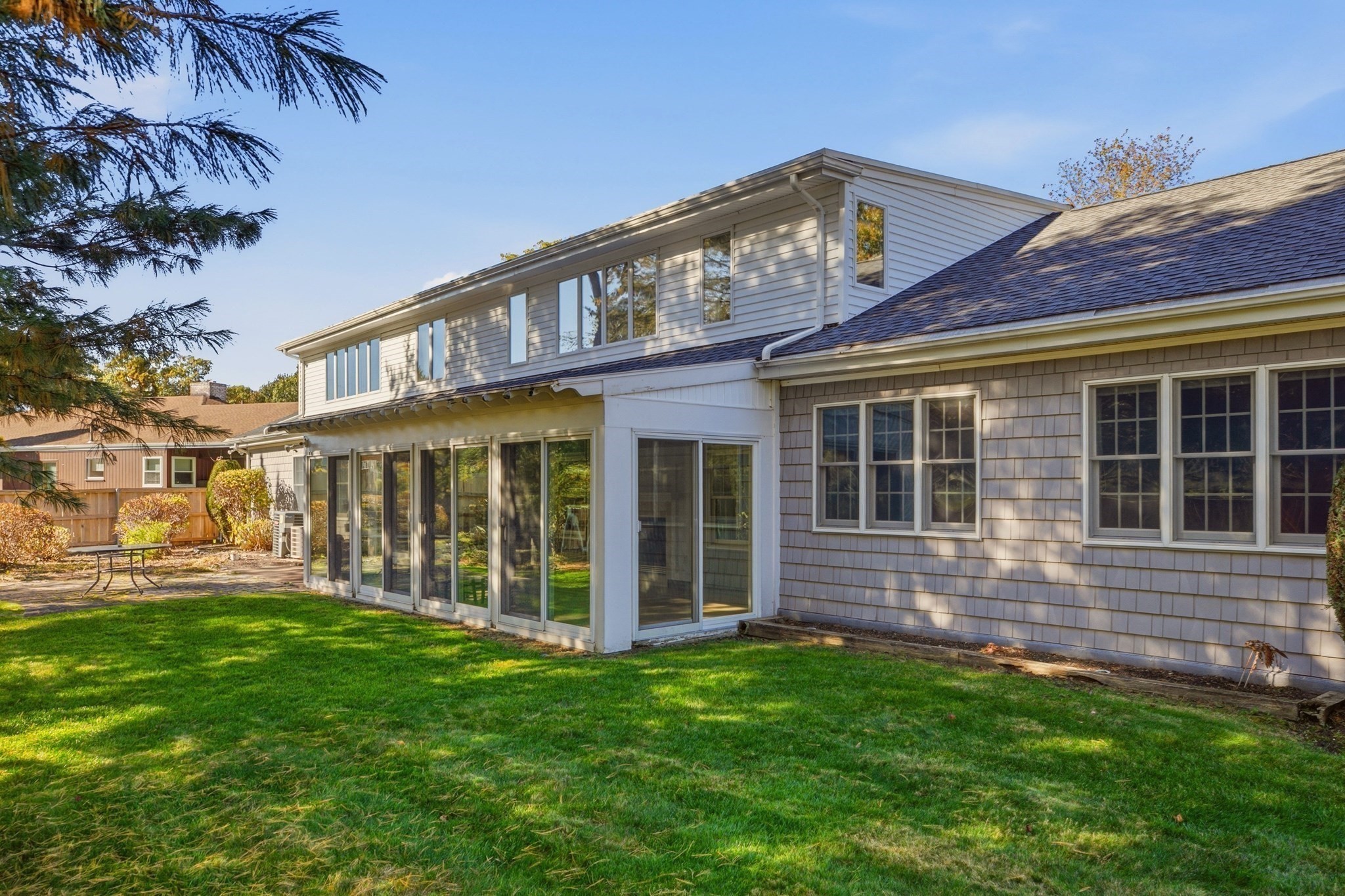 331 Albany St Property Photo 41