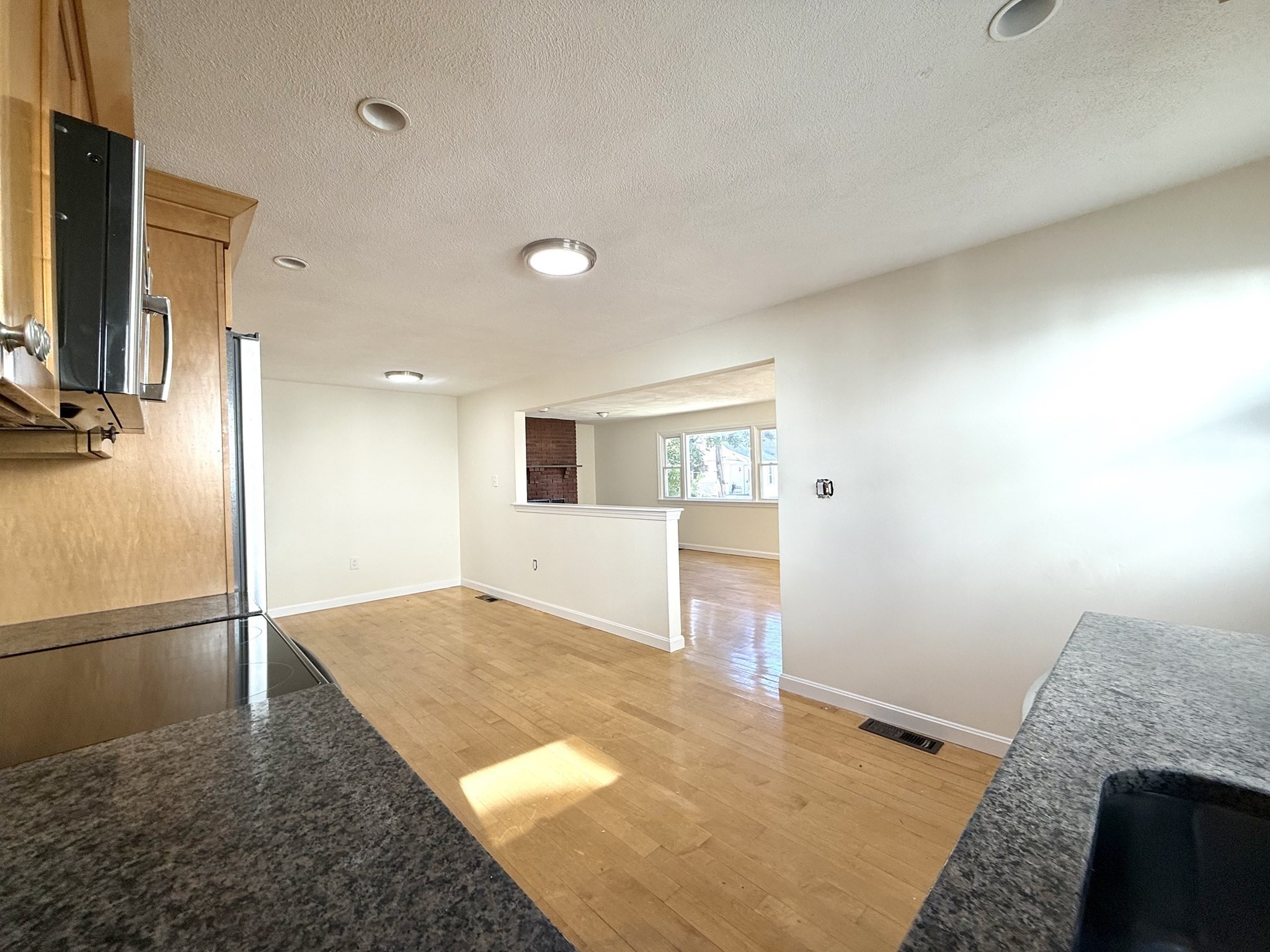 9 Dwight St. # A Property Photo 3