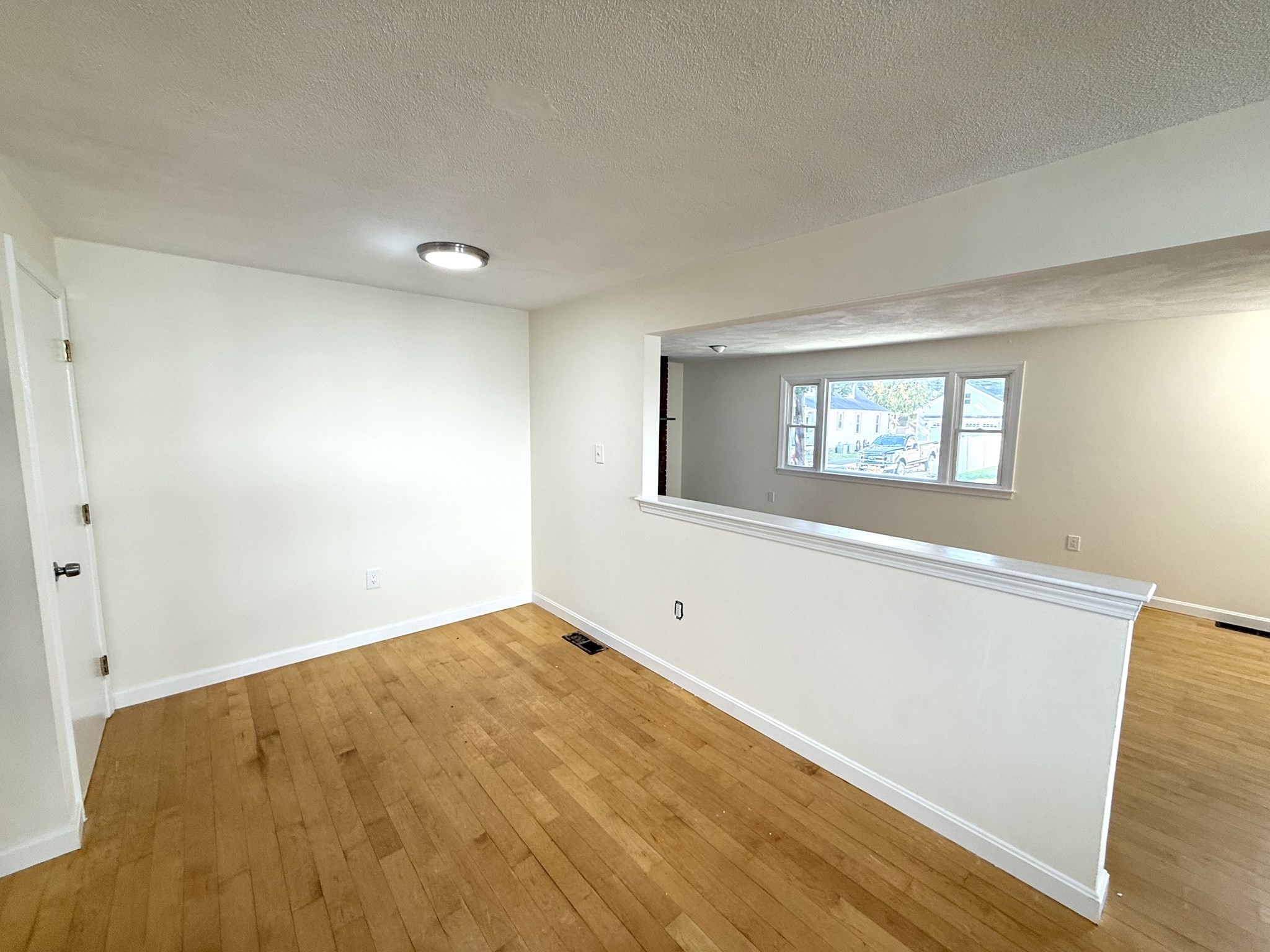 9 Dwight St. # A Property Photo 4