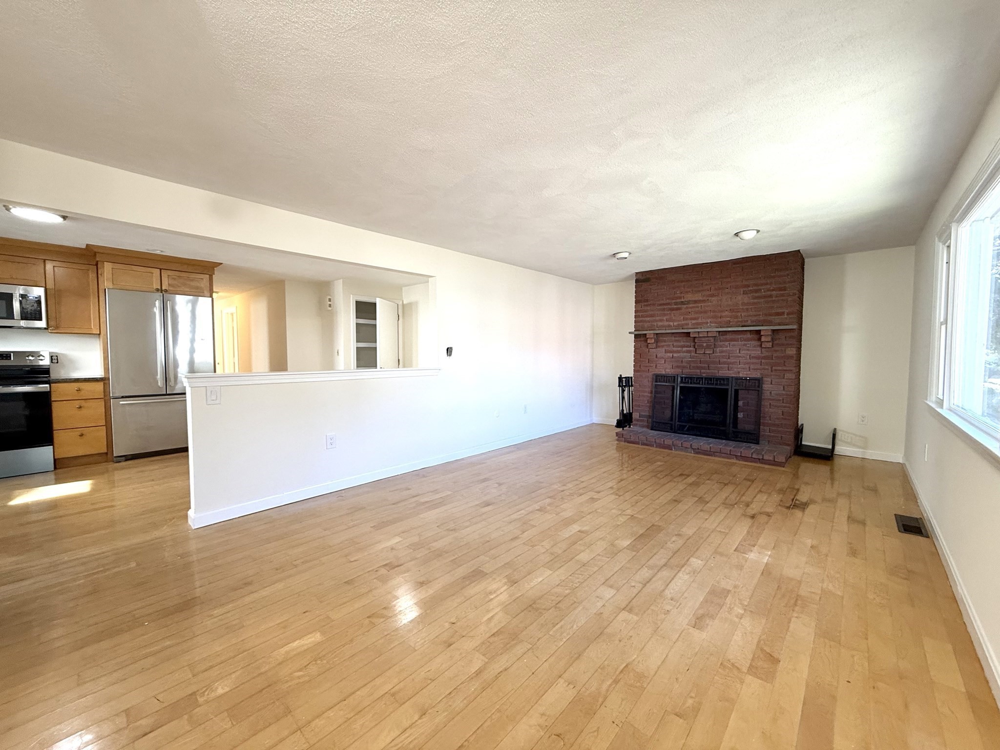 9 Dwight St. # A Property Photo 6