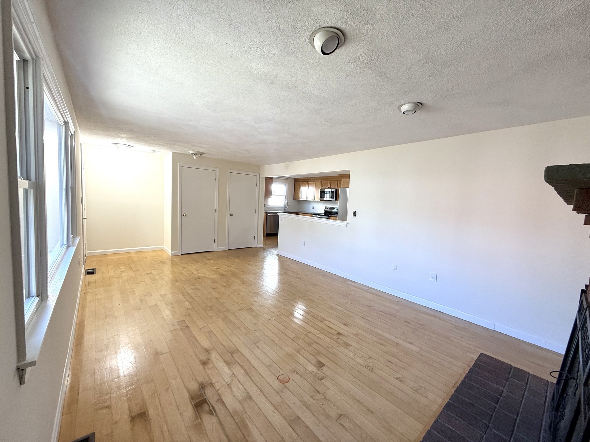 9 Dwight St. # A Property Photo 7