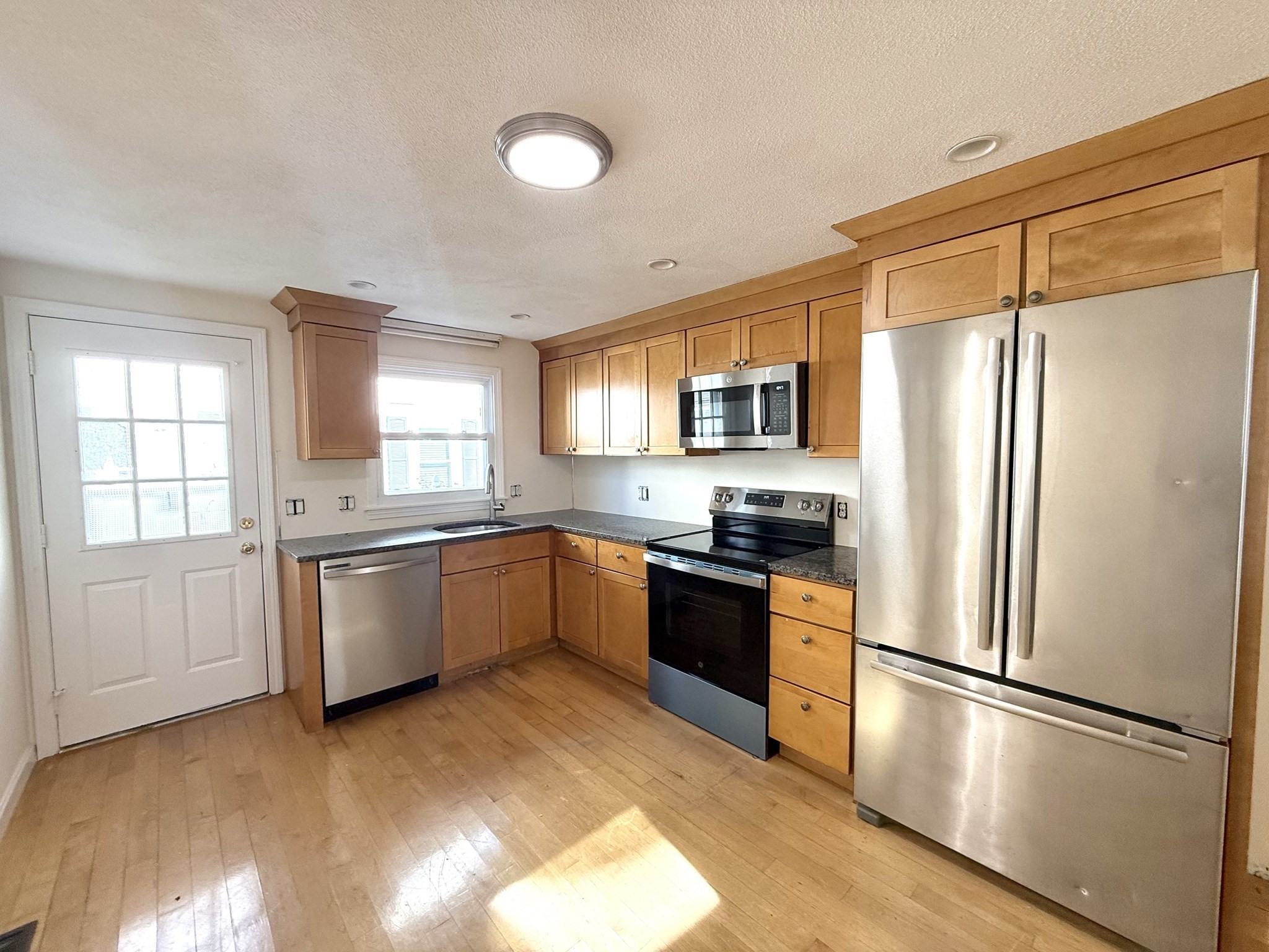 9 Dwight St. # A Property Photo 10