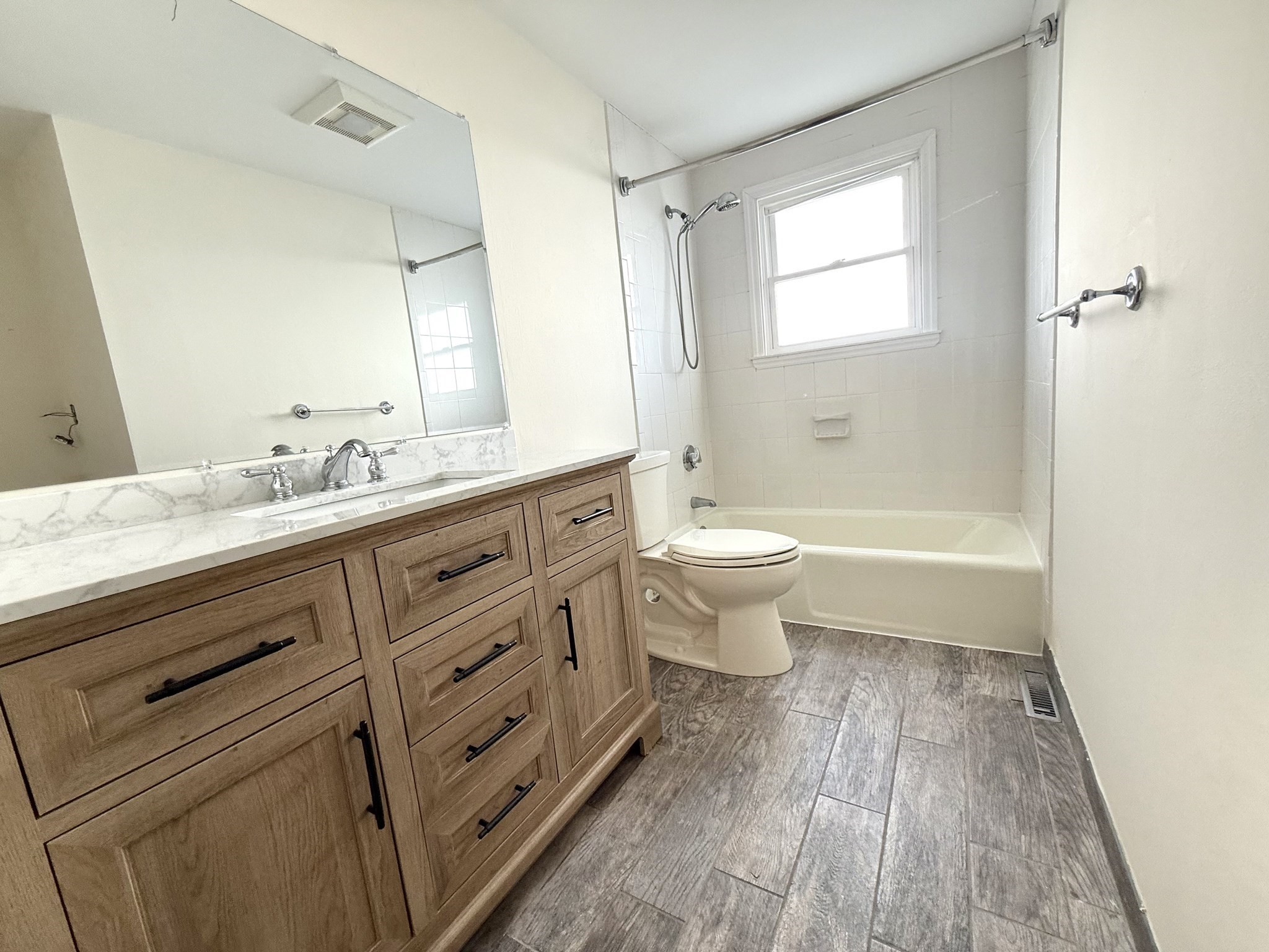 9 Dwight St. # A Property Photo 13