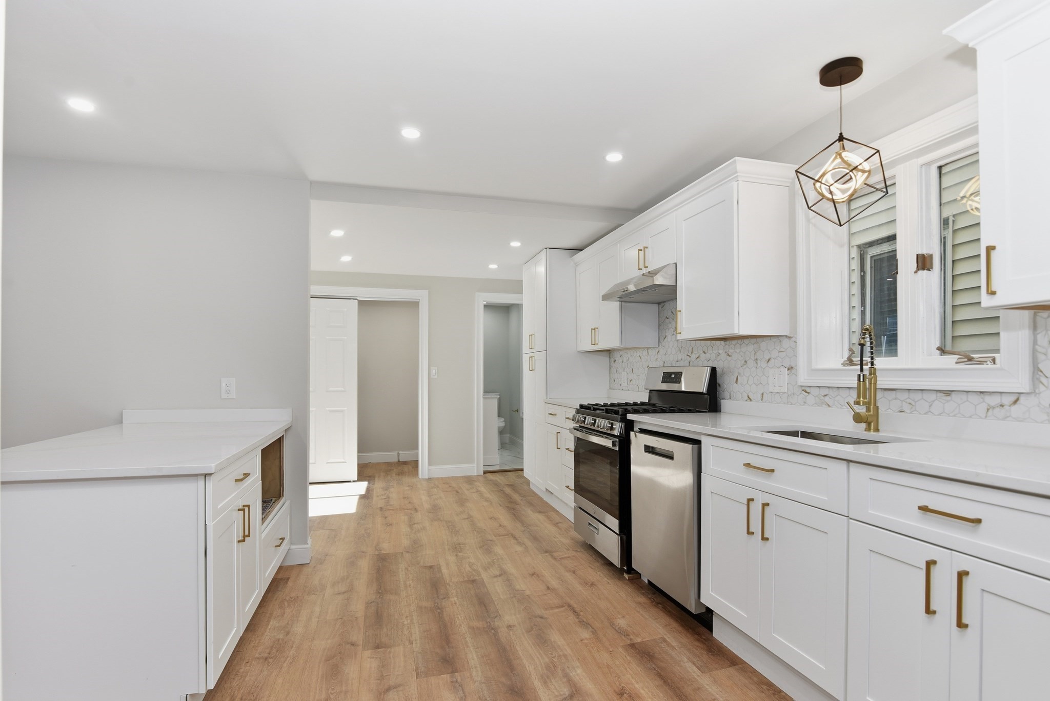9 Cross St Property Photo 2