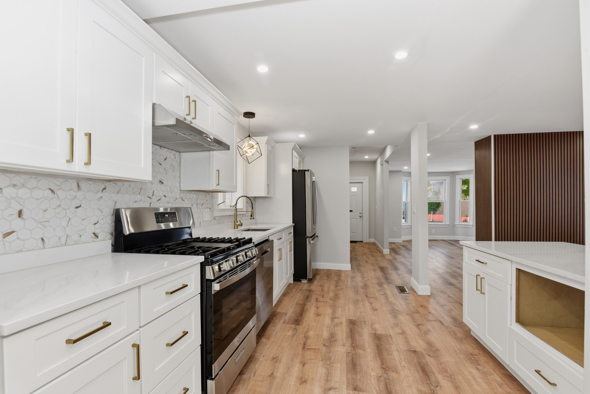 9 Cross St Property Photo 3