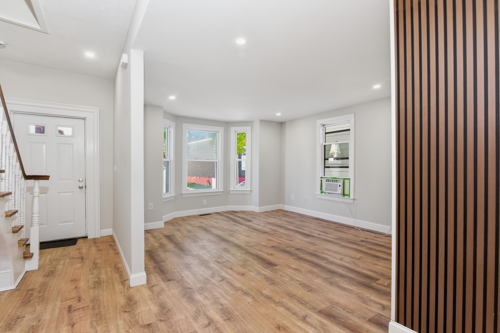 9 Cross St Property Photo 6