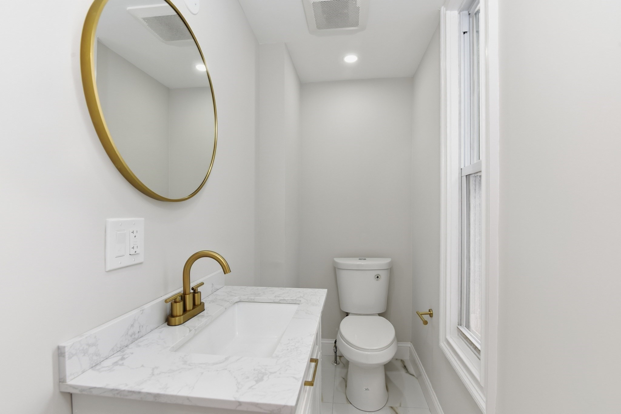 9 Cross St Property Photo 13