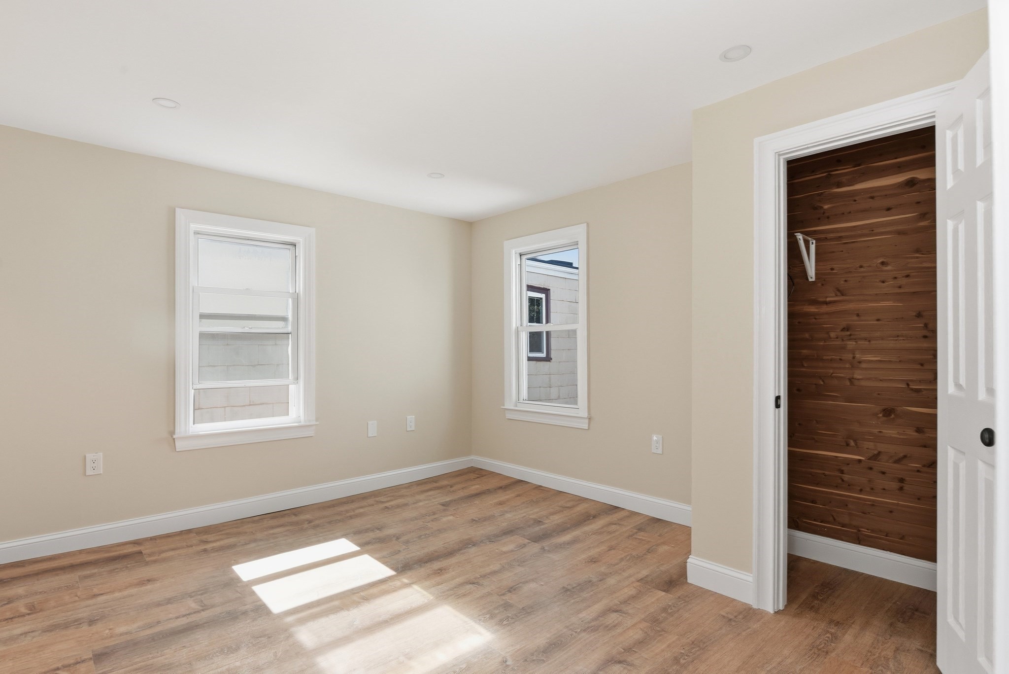 9 Cross St Property Photo 20