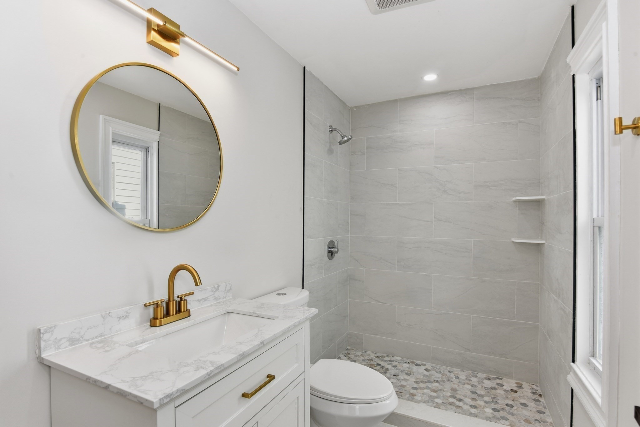 9 Cross St Property Photo 23