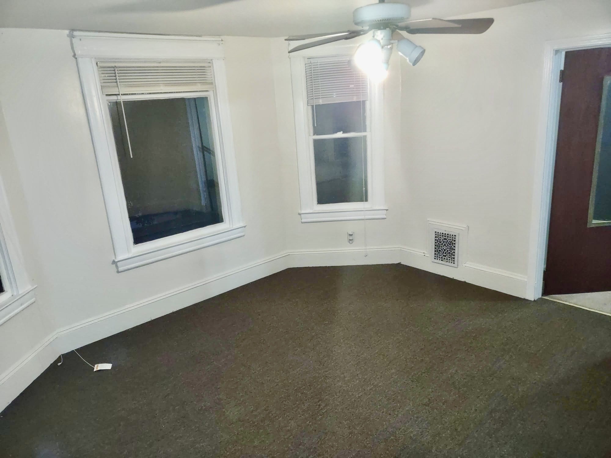 93 Montrose St Property Photo 12