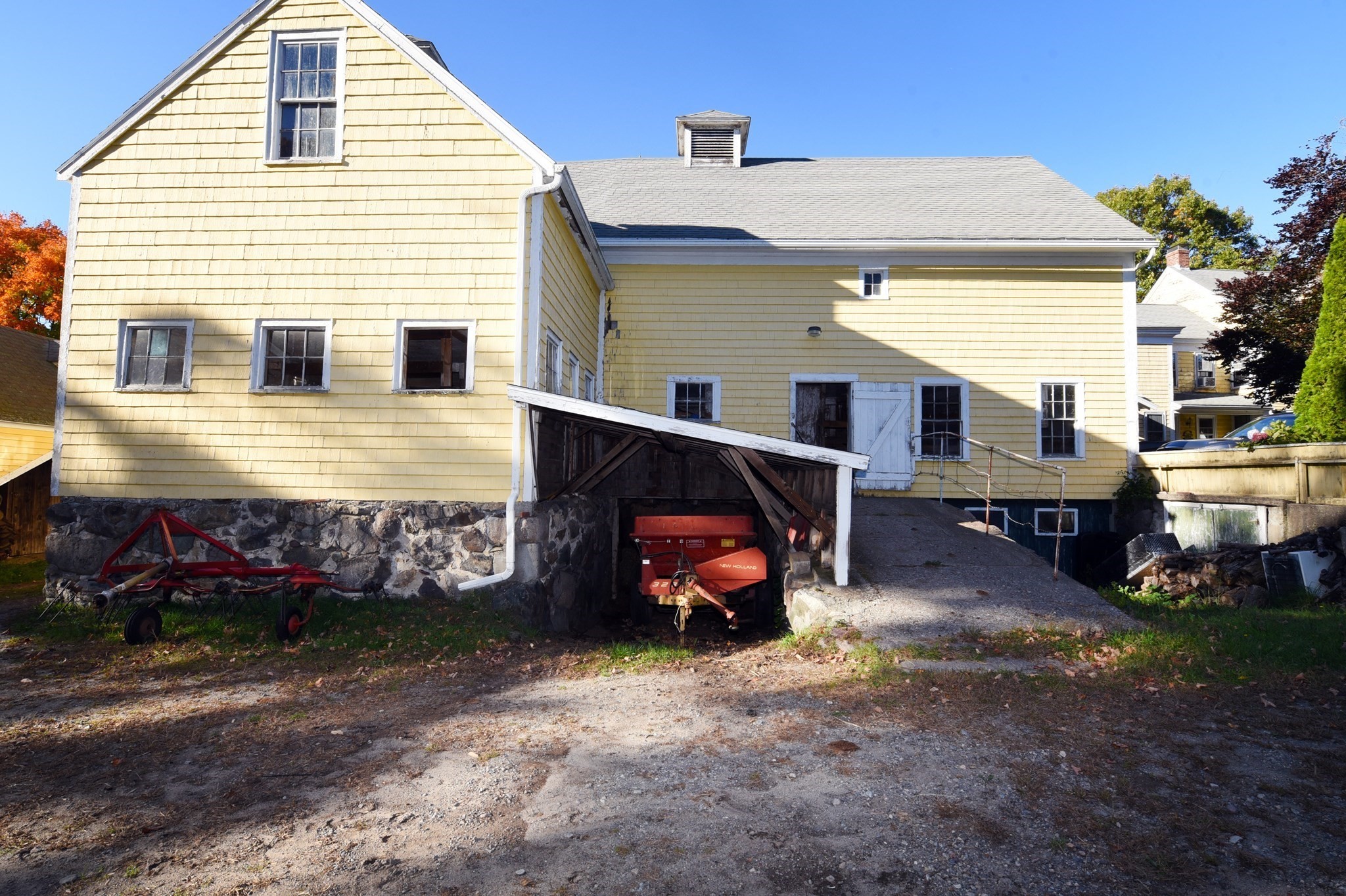 558 N Main St Property Photo 7