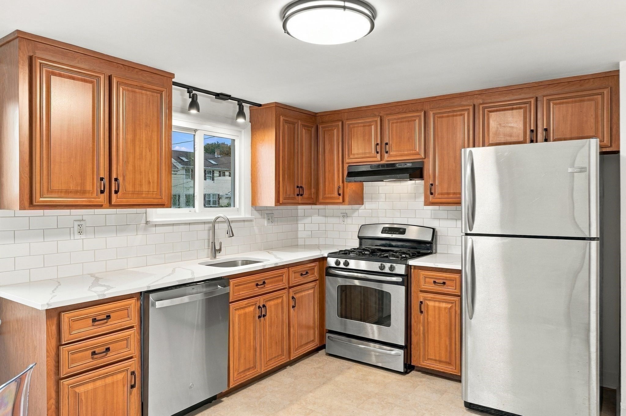 6 Norfolk Ave Property Photo 14