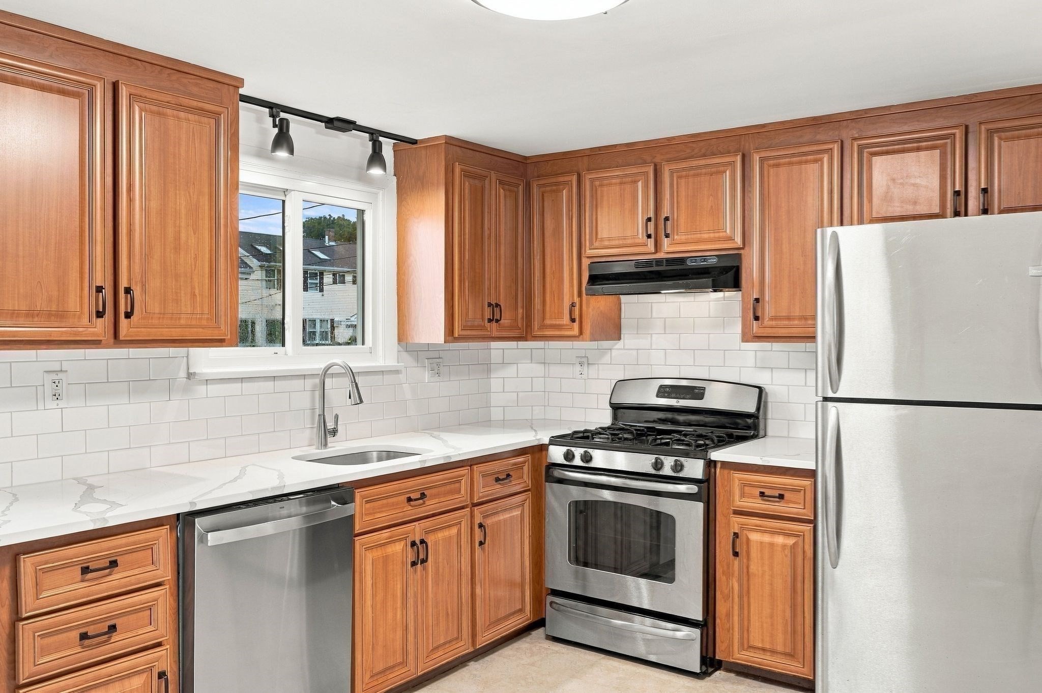 6 Norfolk Ave Property Photo 15