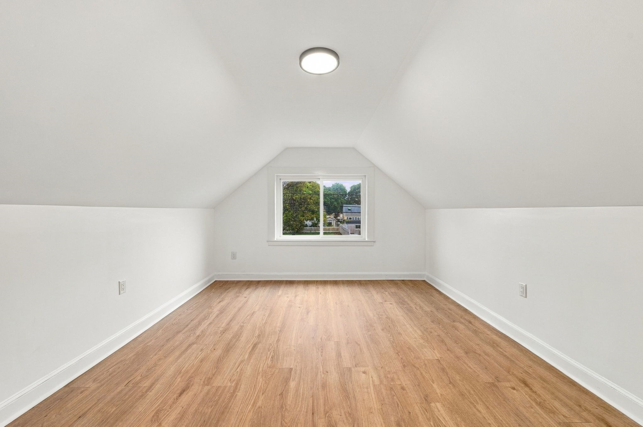 6 Norfolk Ave Property Photo 26