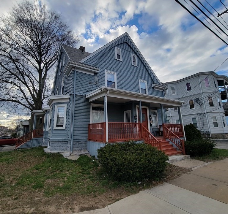 933 Warren Ave Property Photo 1
