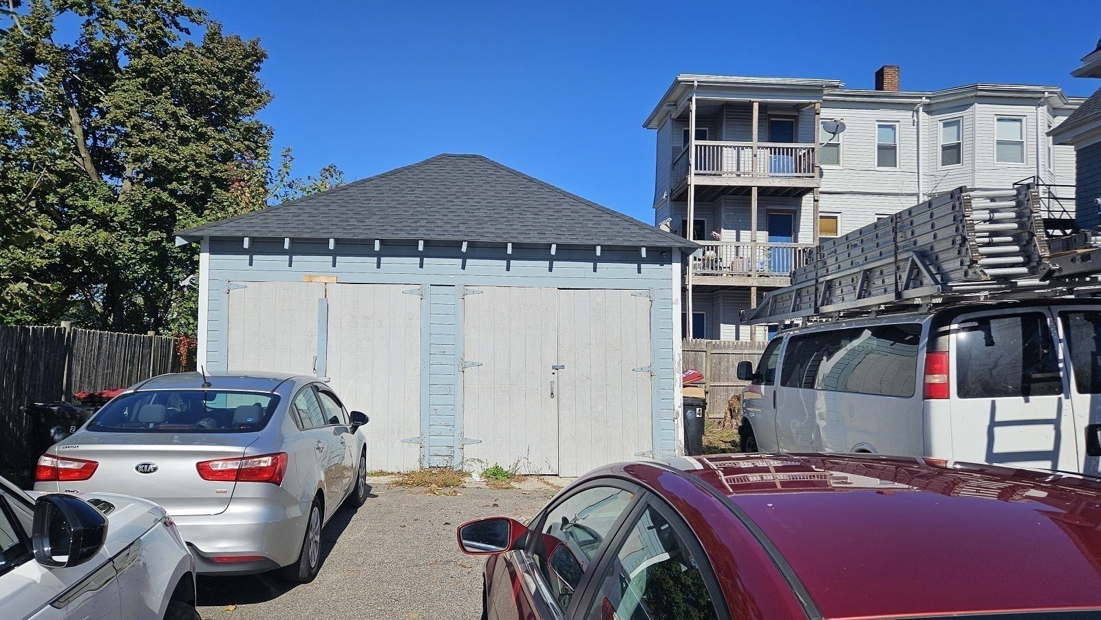 933 Warren Ave Property Photo 15
