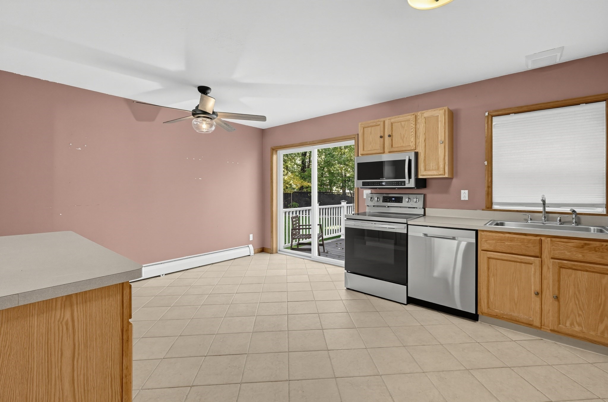 305 Wren St Property Photo 6