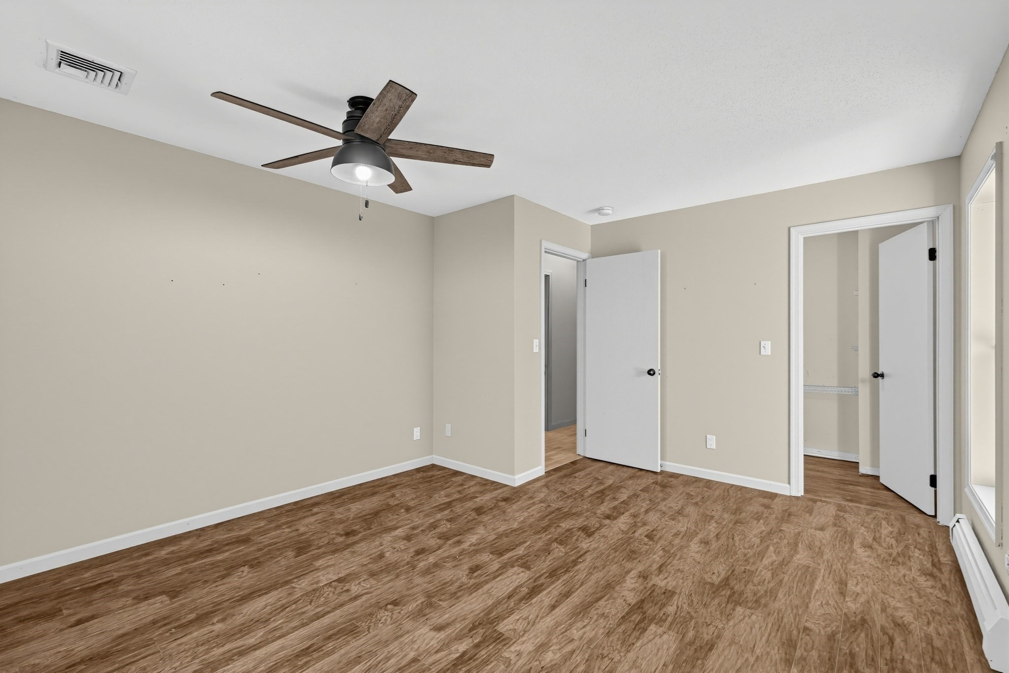 305 Wren St Property Photo 12