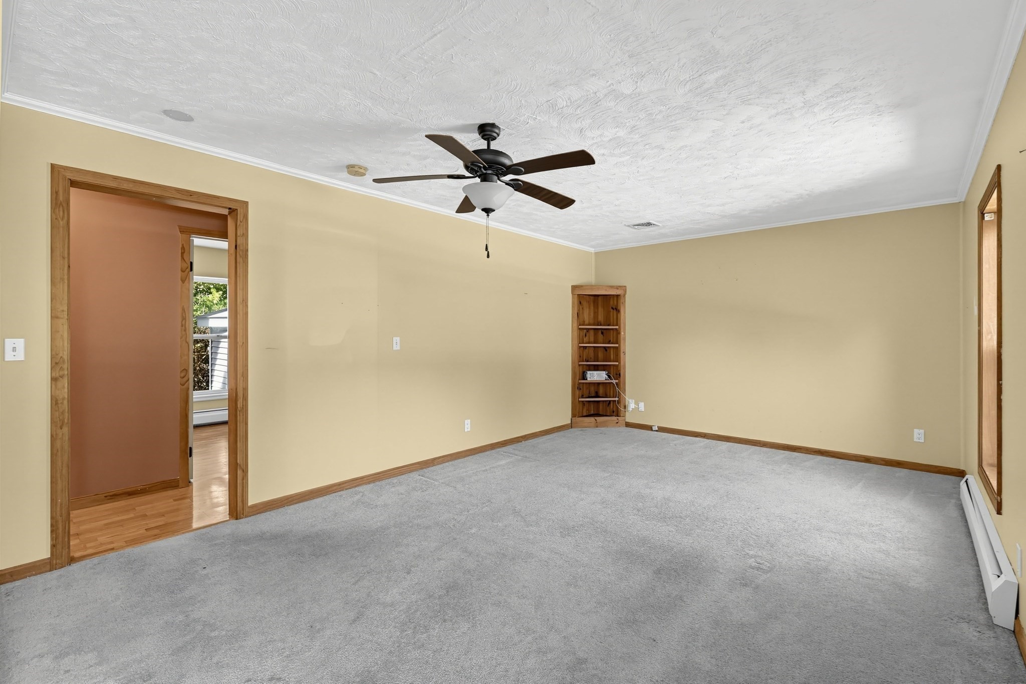 305 Wren St Property Photo 15