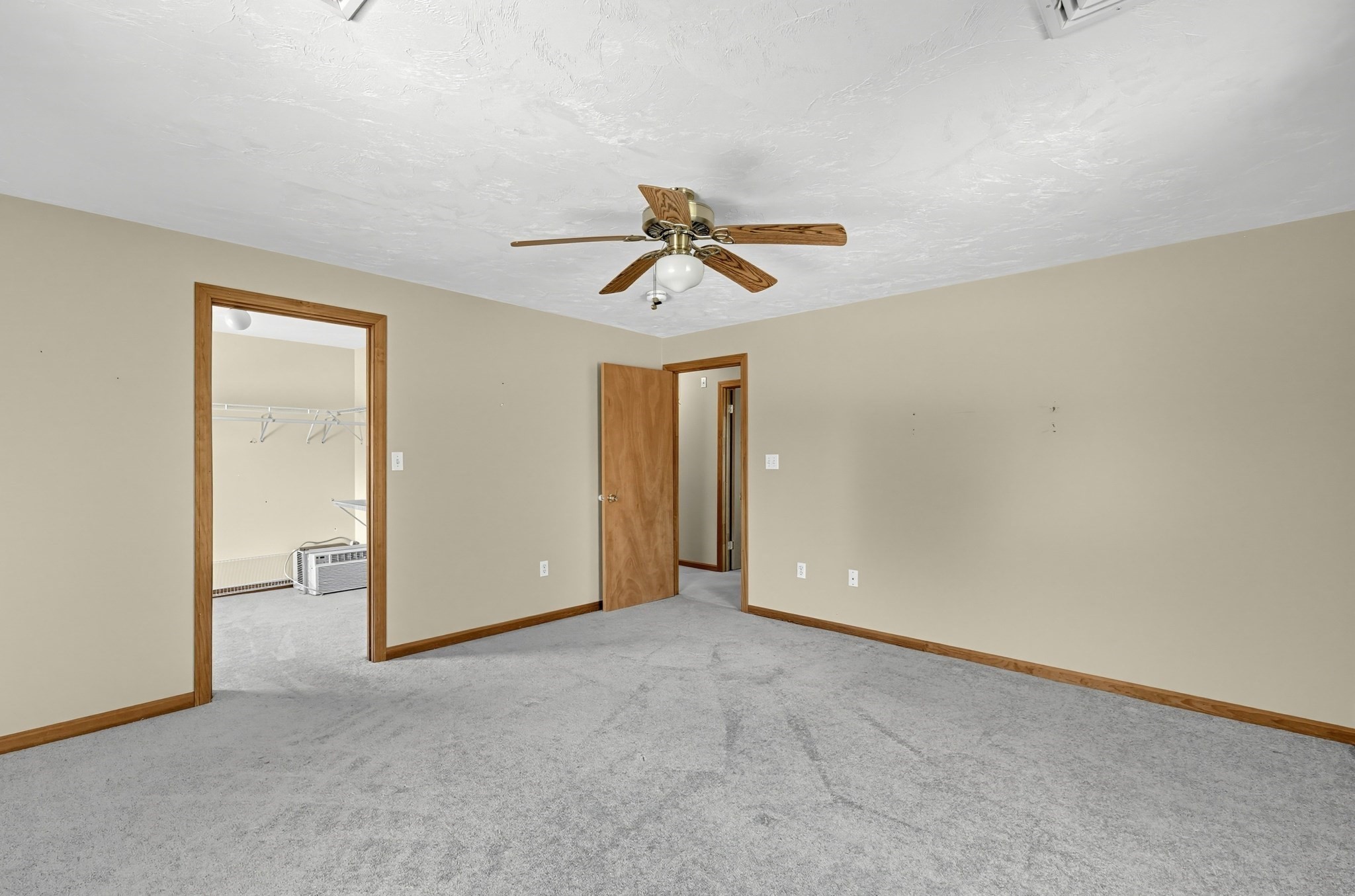 305 Wren St Property Photo 21