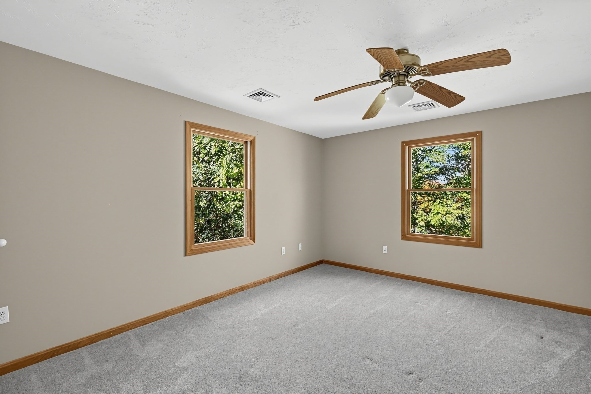 305 Wren St Property Photo 22