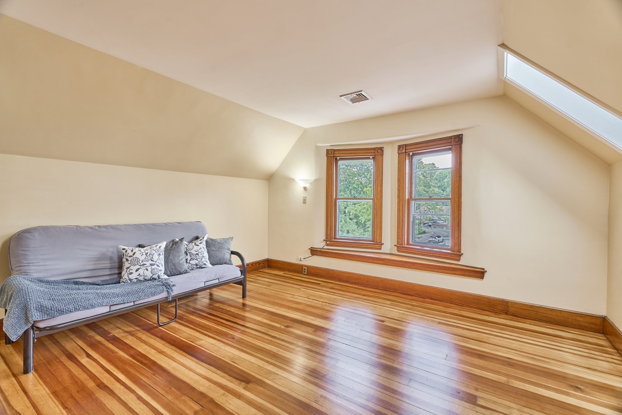 26 Morton St # 3 Property Photo 6