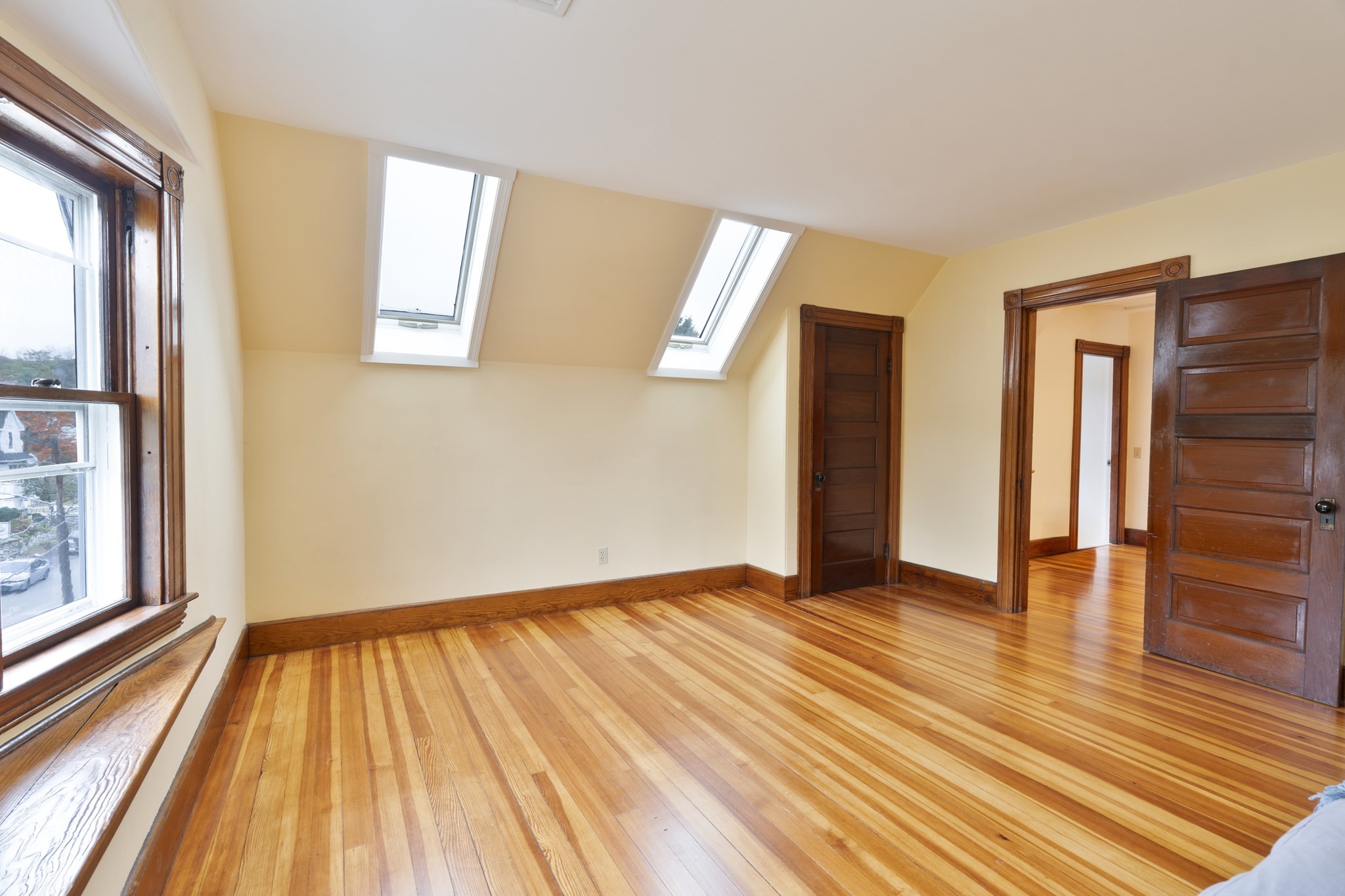 26 Morton St # 3 Property Photo 7