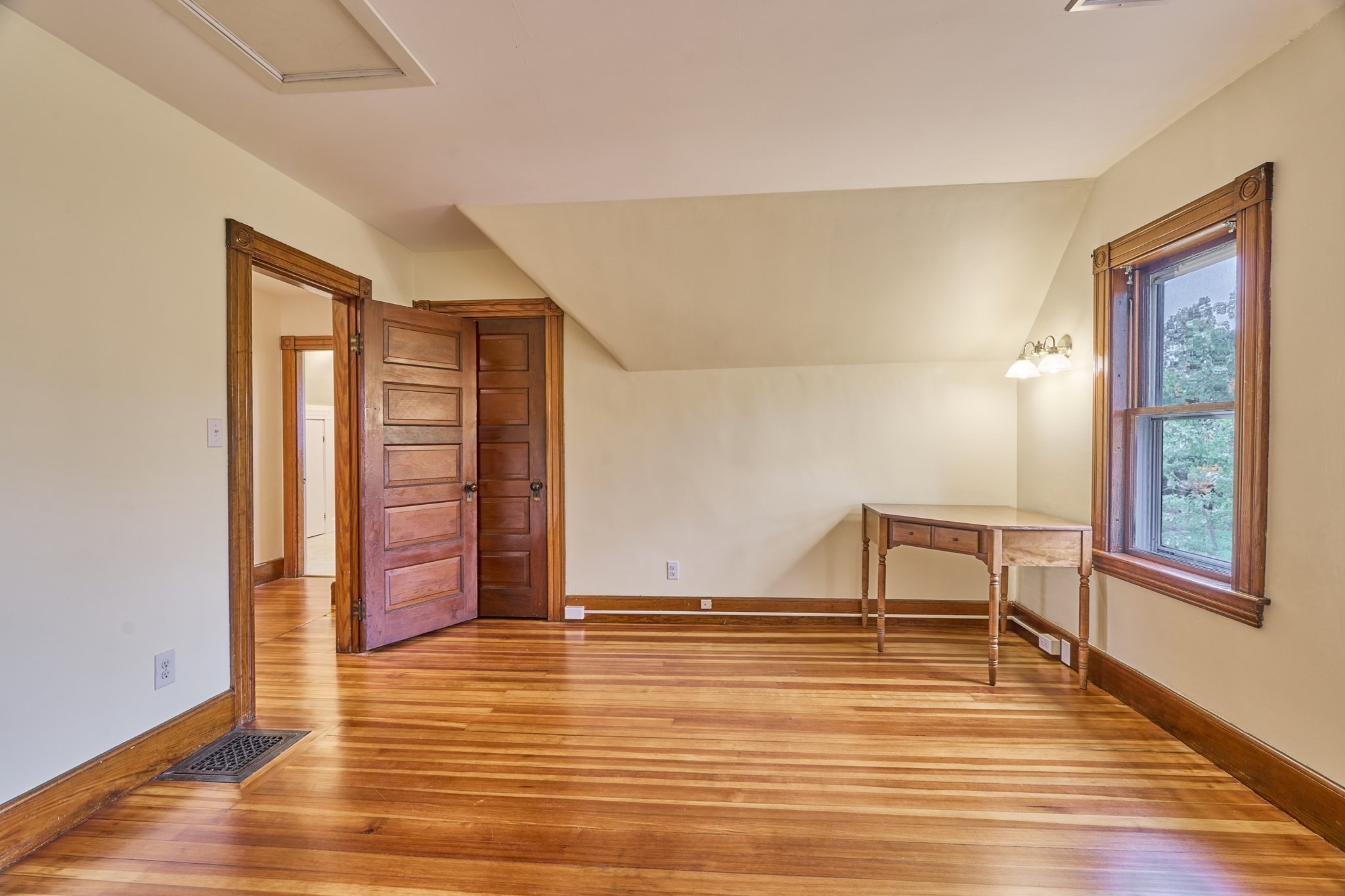 26 Morton St # 3 Property Photo 10