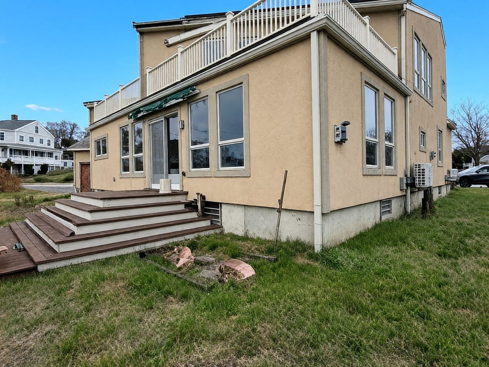 15 Bay St Property Photo 7