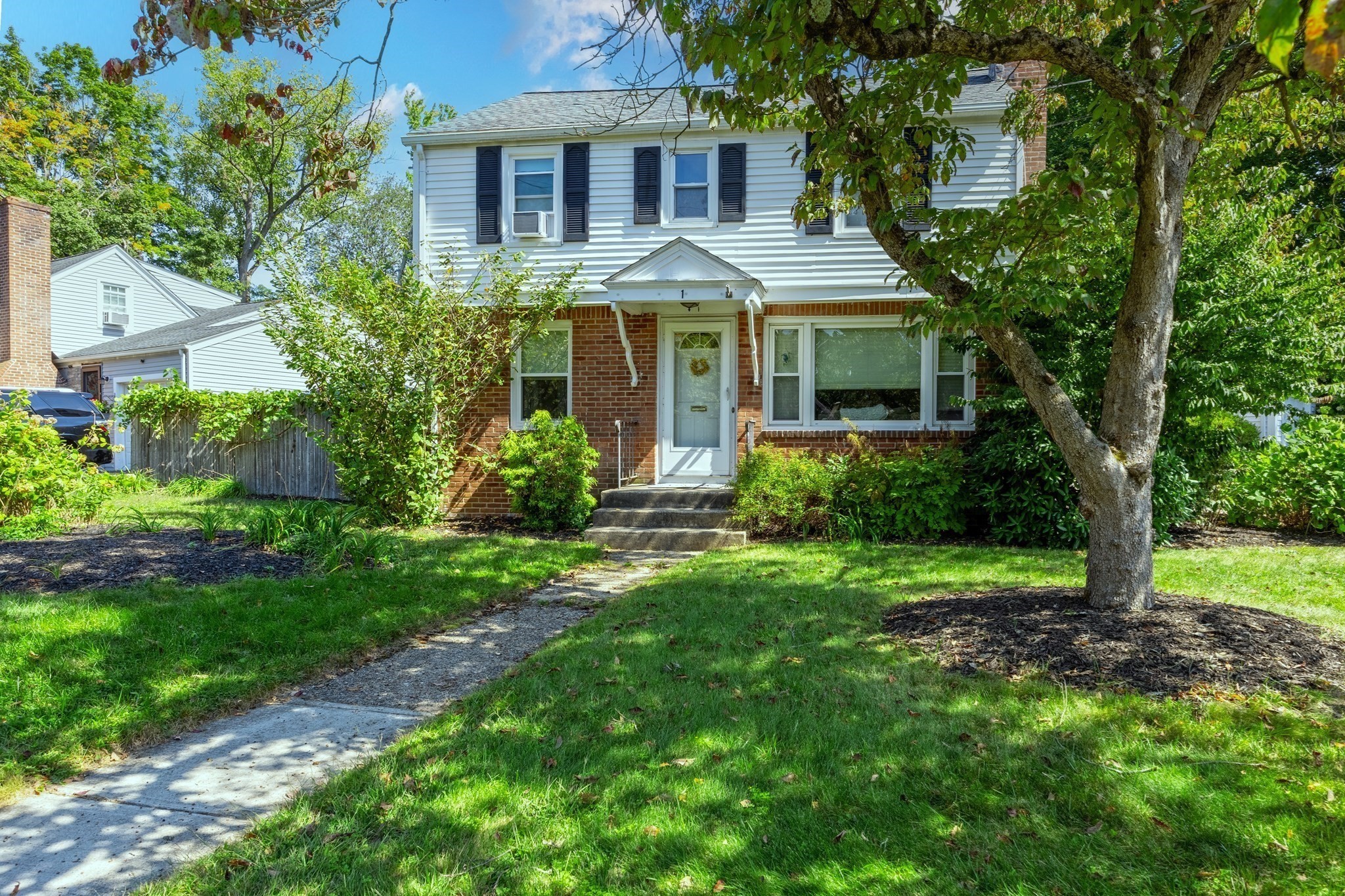 1 Lexington St Property Photo 3