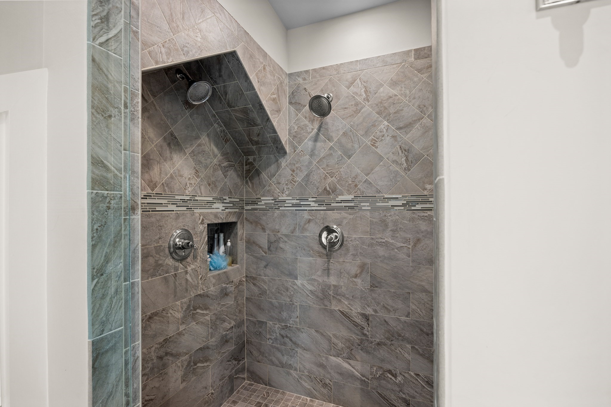6 Hollow Way Property Photo 24