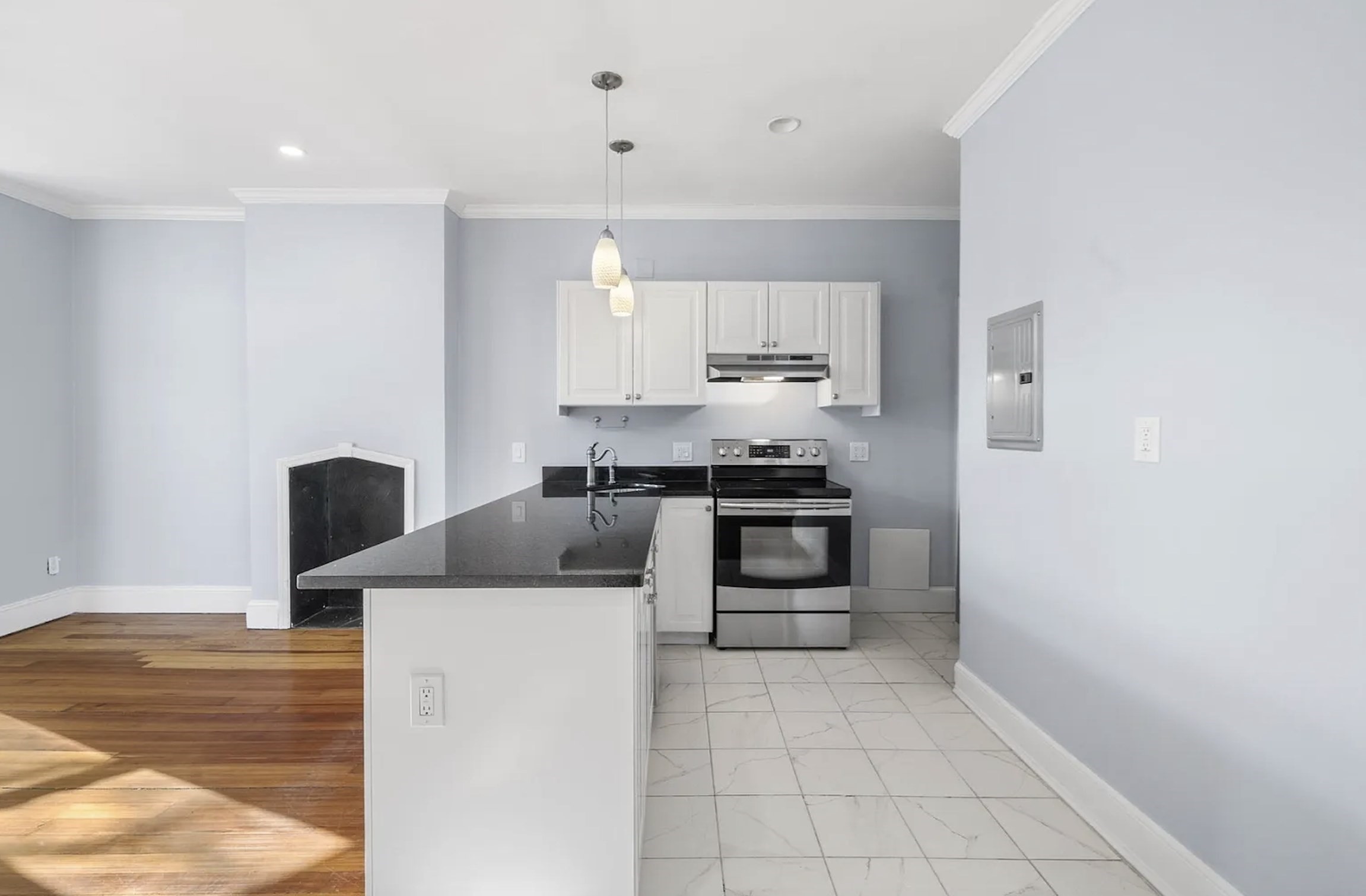 1834 Beacon St # 5 Property Photo 2