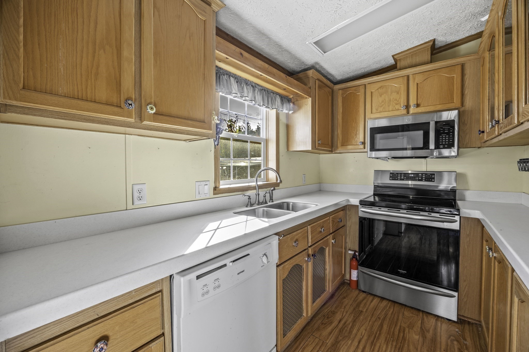 281 Chauncey Walker St # 73 Property Photo 20