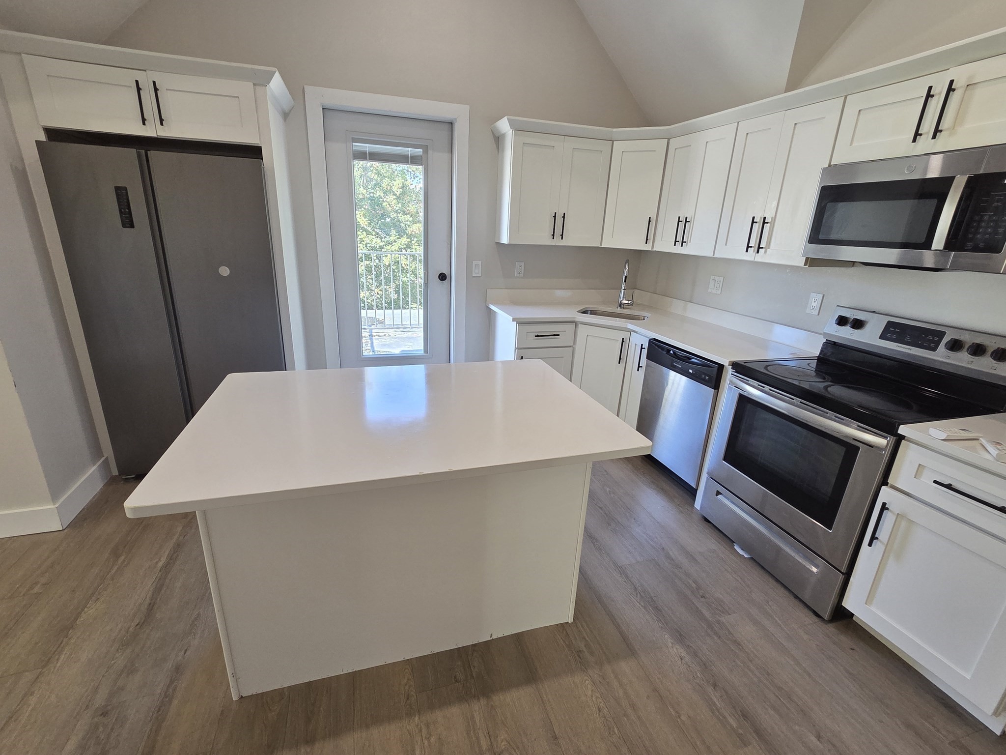 139 Harrishof # 3 Property Photo 1