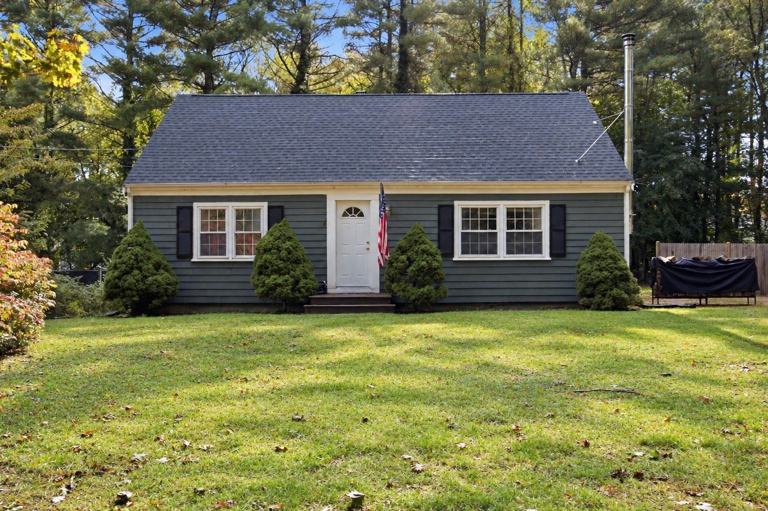 405 W Pond St. Property Photo 1