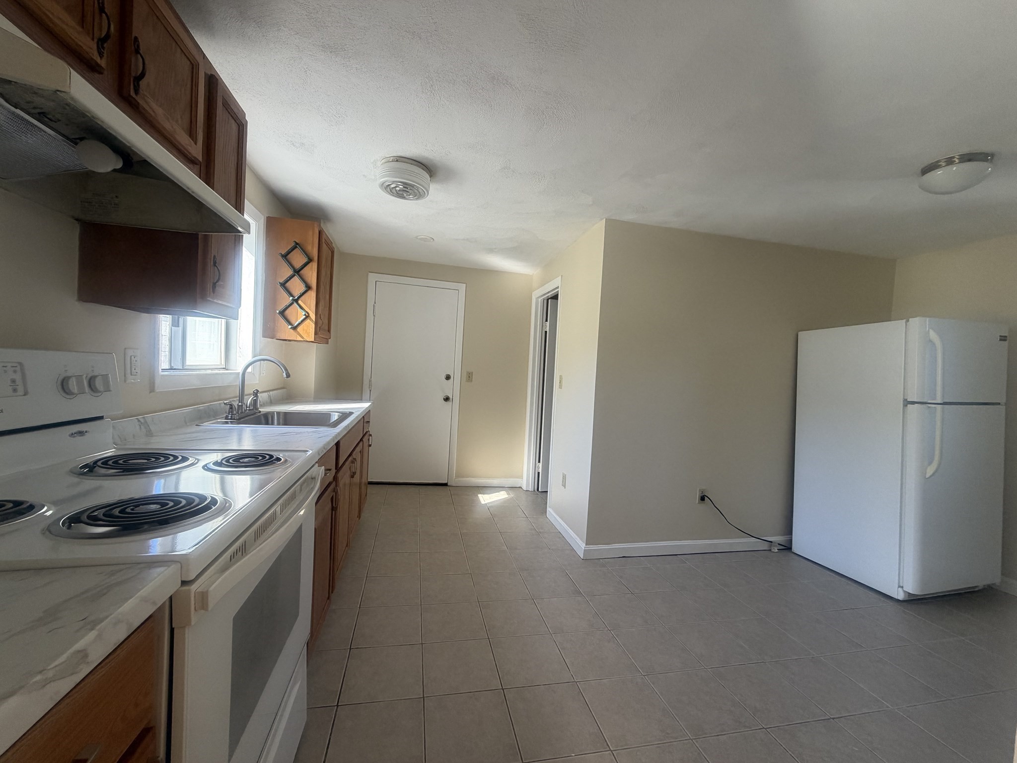 20 Lyman St # 2 Property Photo 8