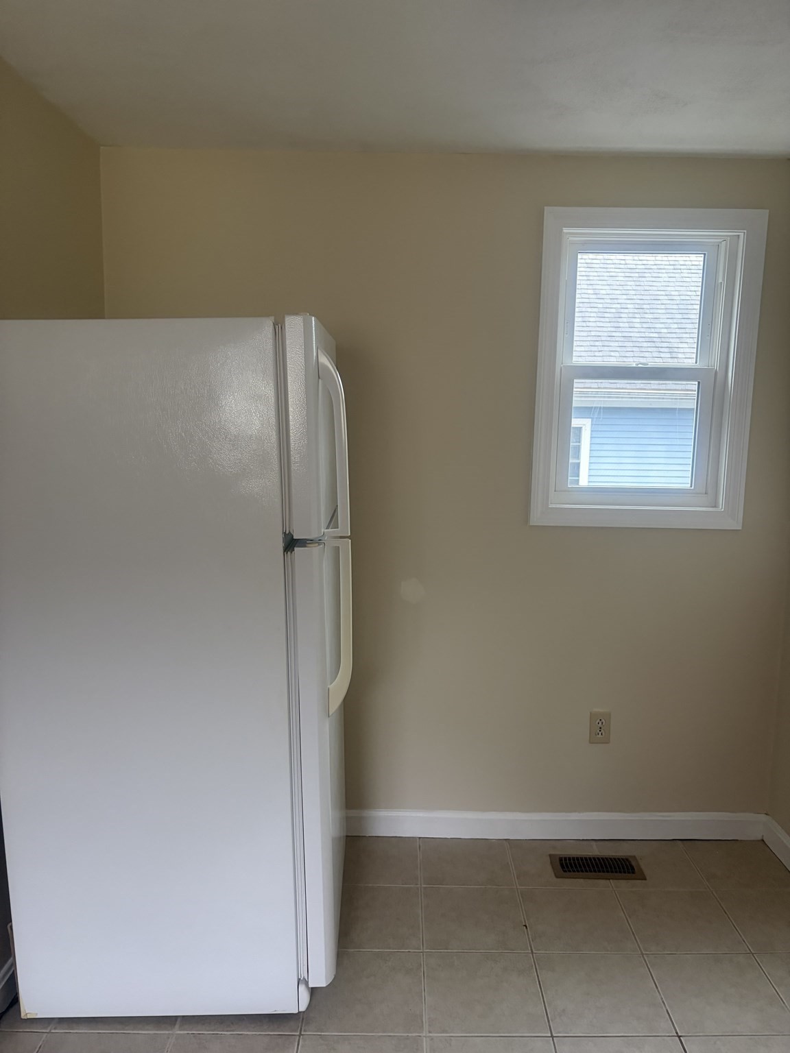 20 Lyman St # 2 Property Photo 10