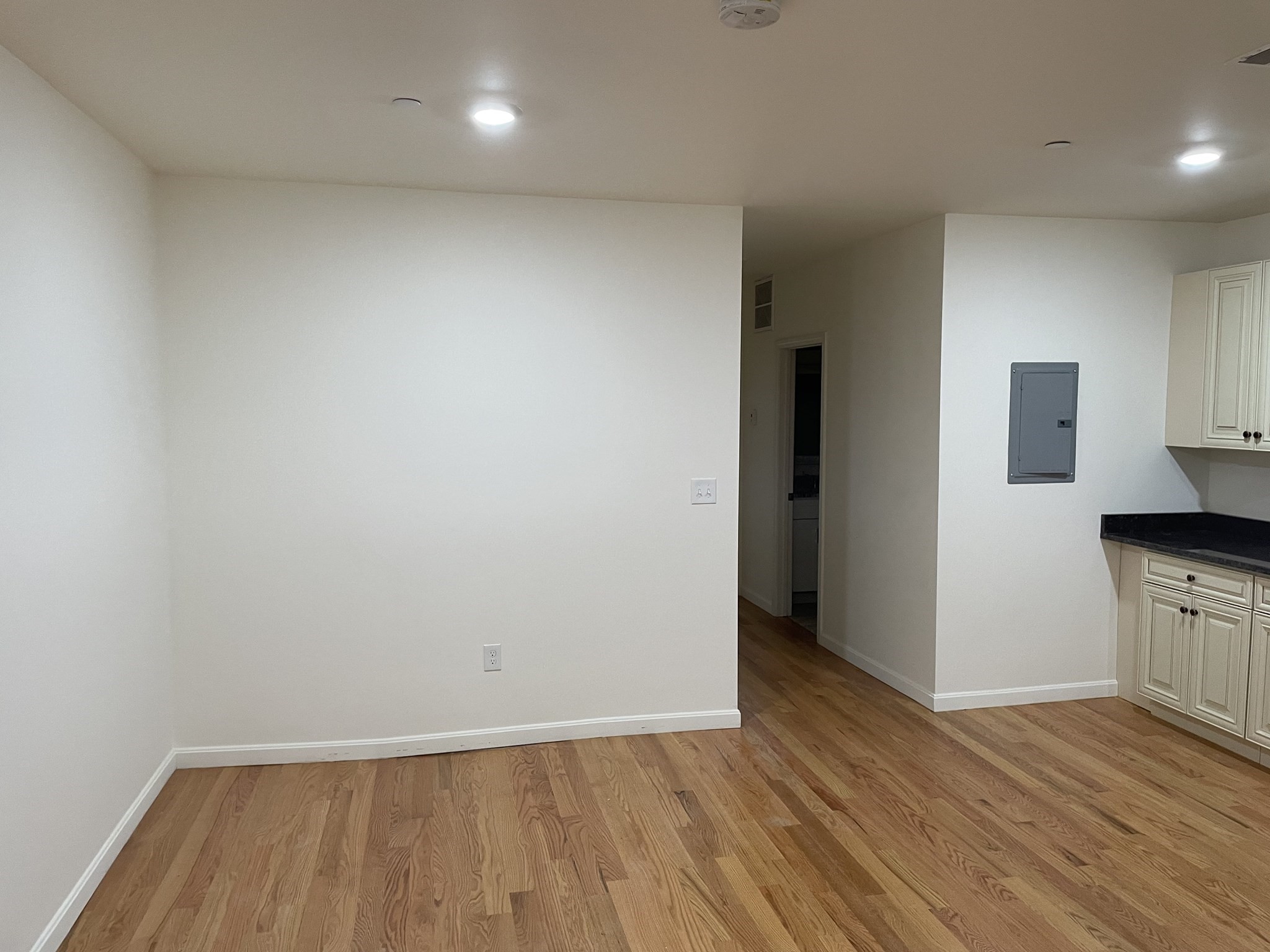 265 Essex Street Property Photo 7