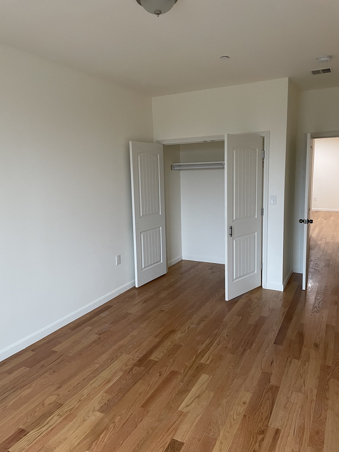 265 Essex Street Property Photo 10