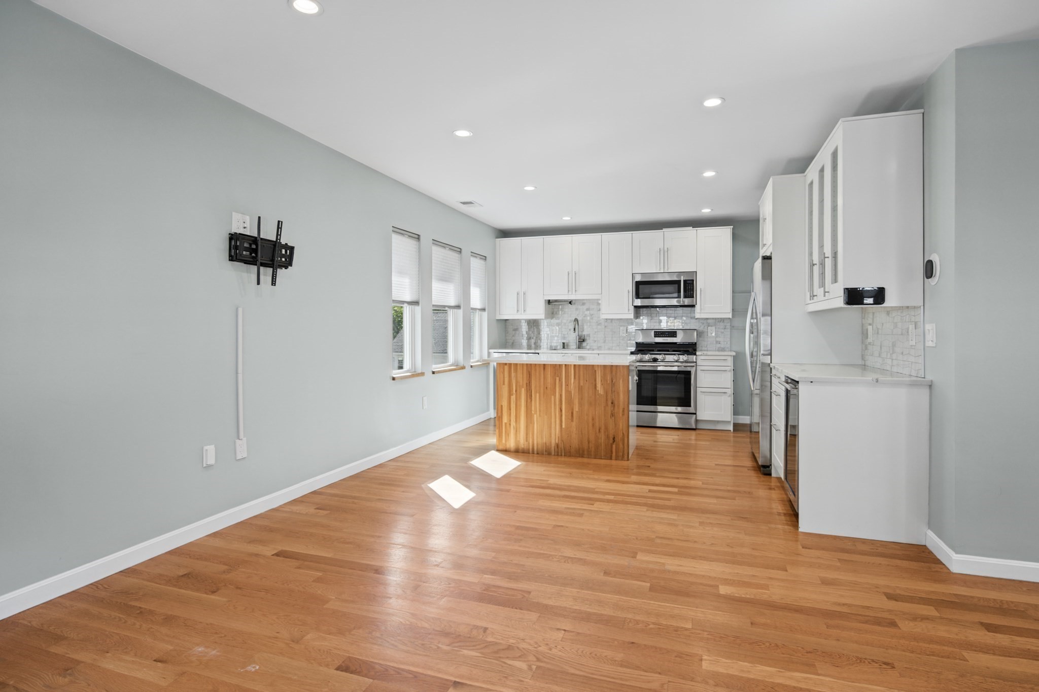 576 Lagrange St # 576 Property Photo 6