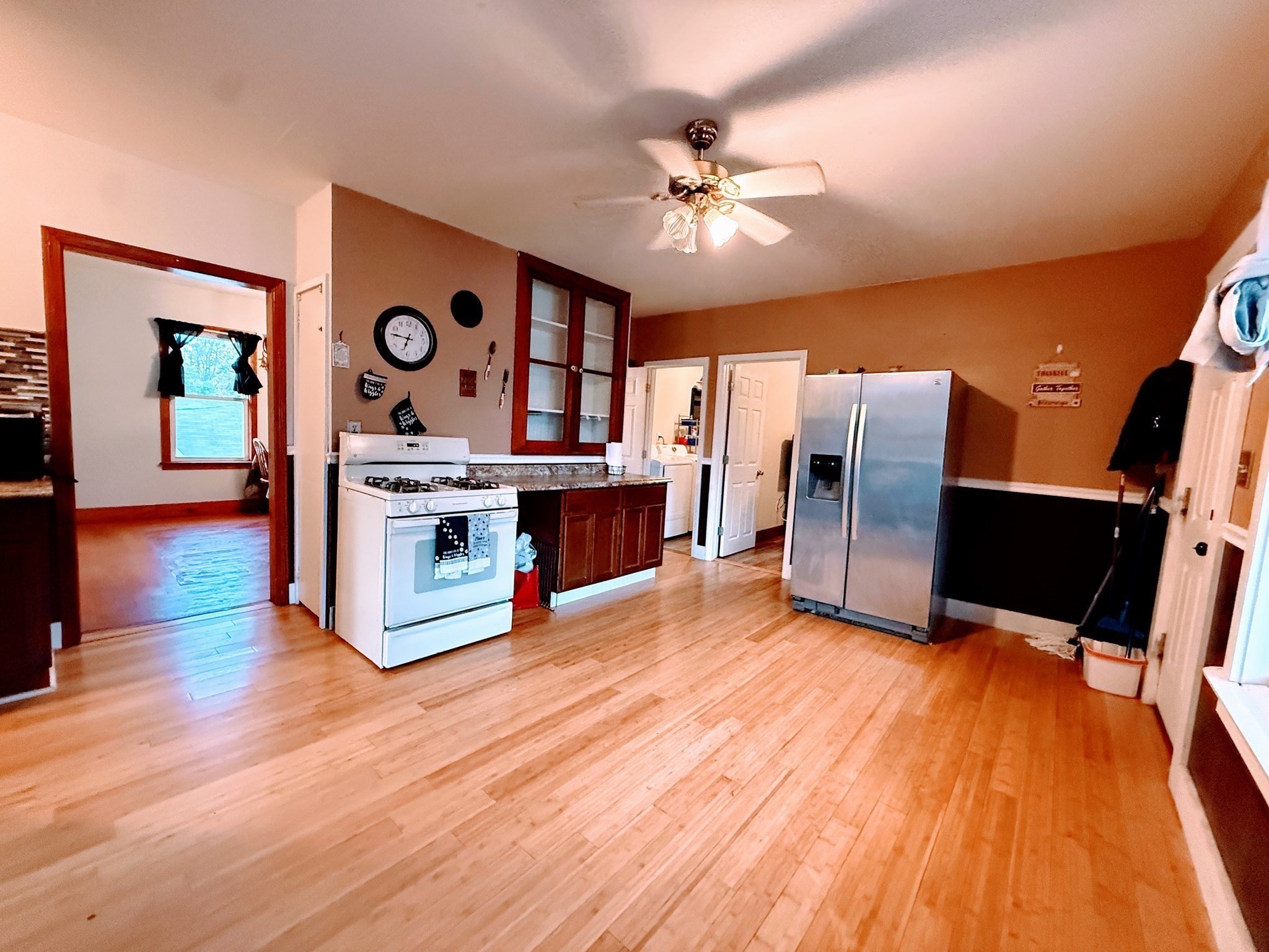 238 Pleasant St Property Photo 3