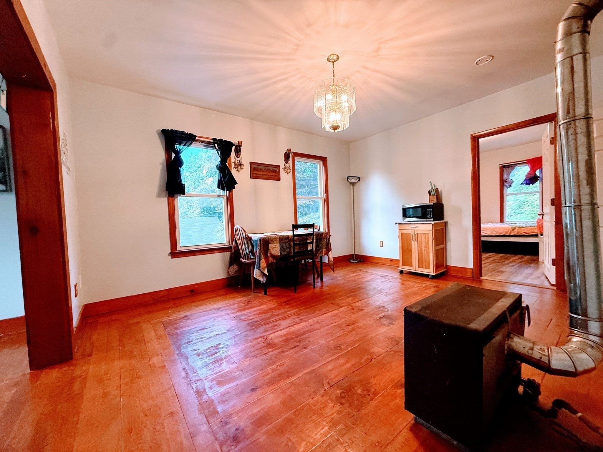 238 Pleasant St Property Photo 6