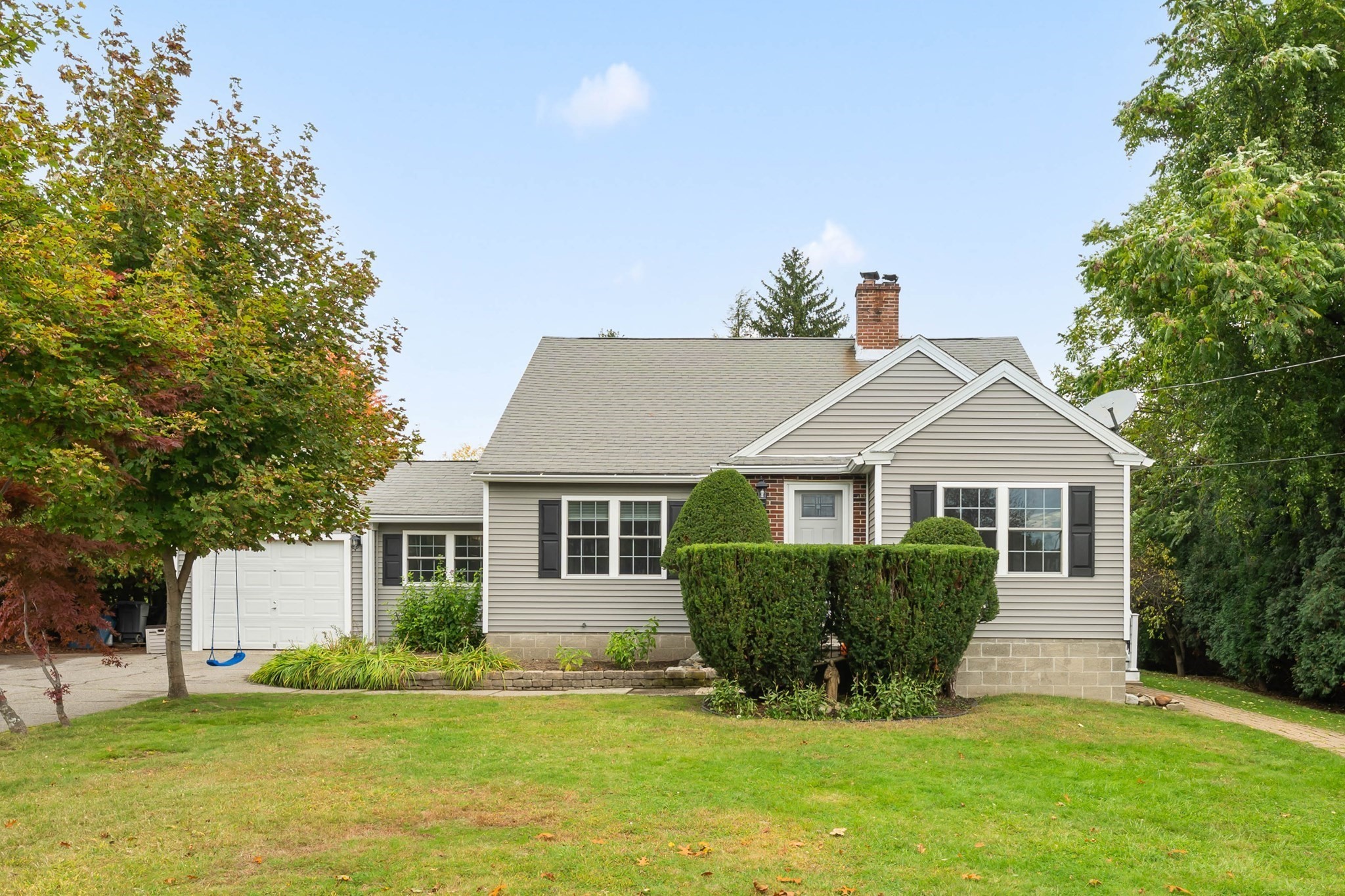 6 Dixfield Rd