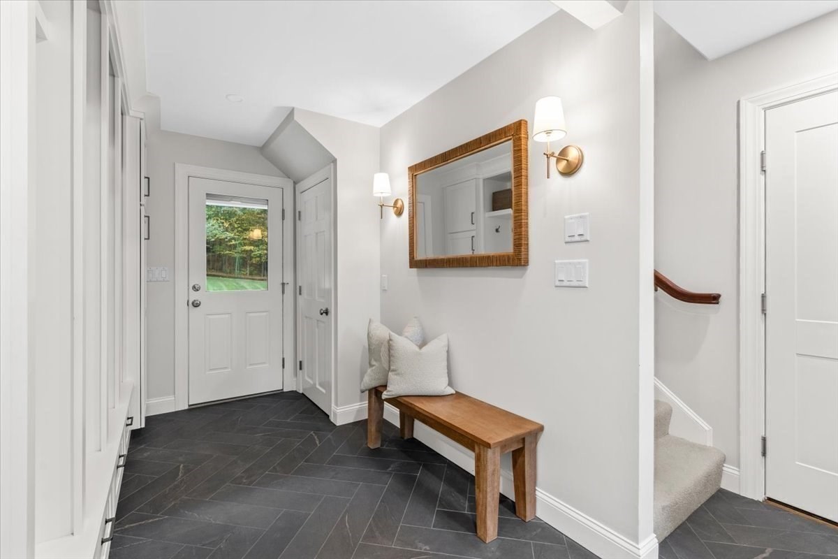 62 Metacomet Way Property Photo 3