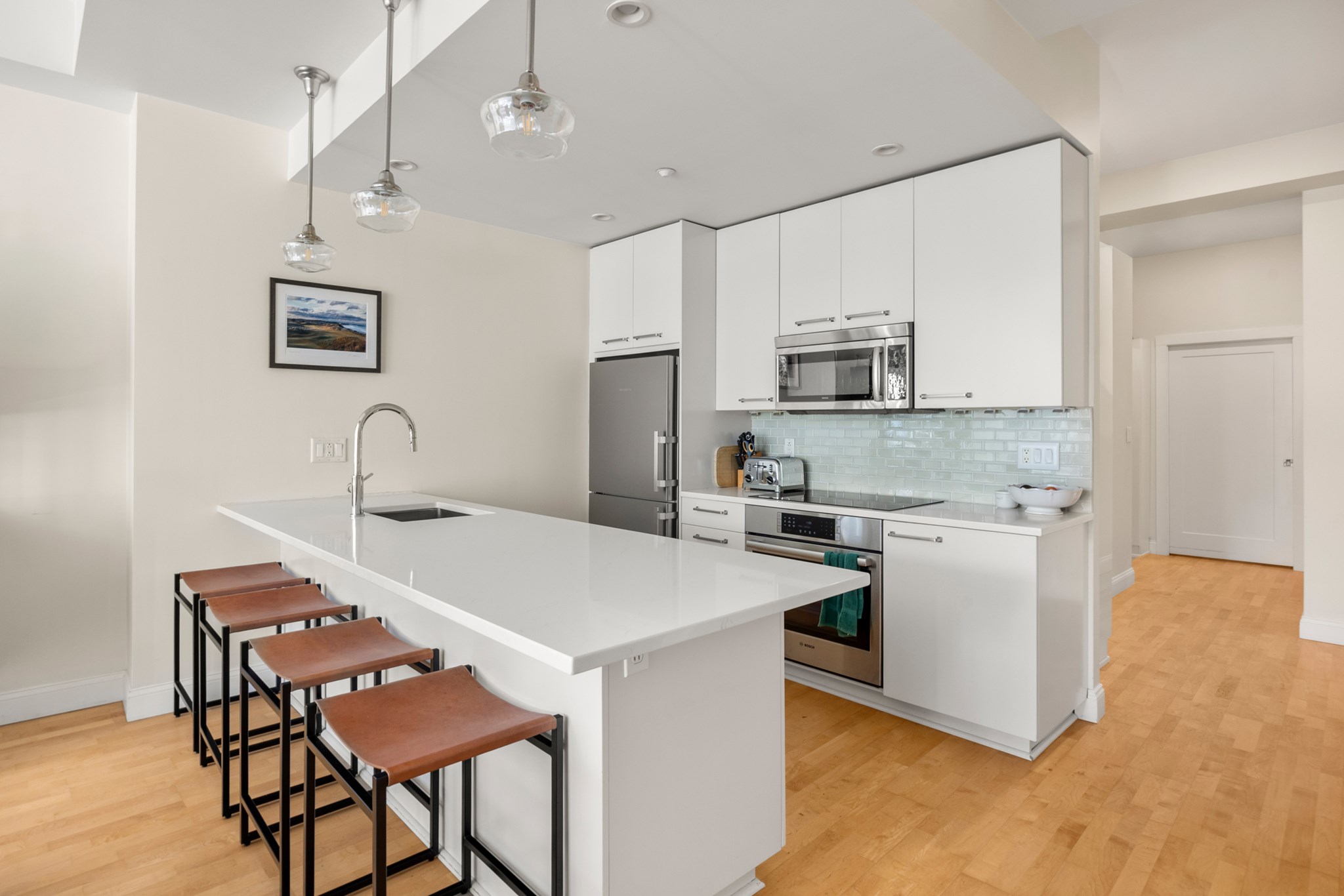 1166 Washington St # 301 Property Photo 4