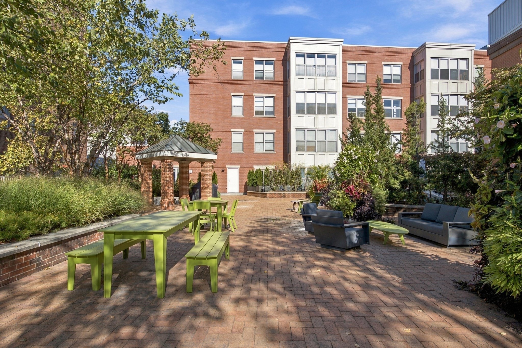 1166 Washington St # 301 Property Photo 19