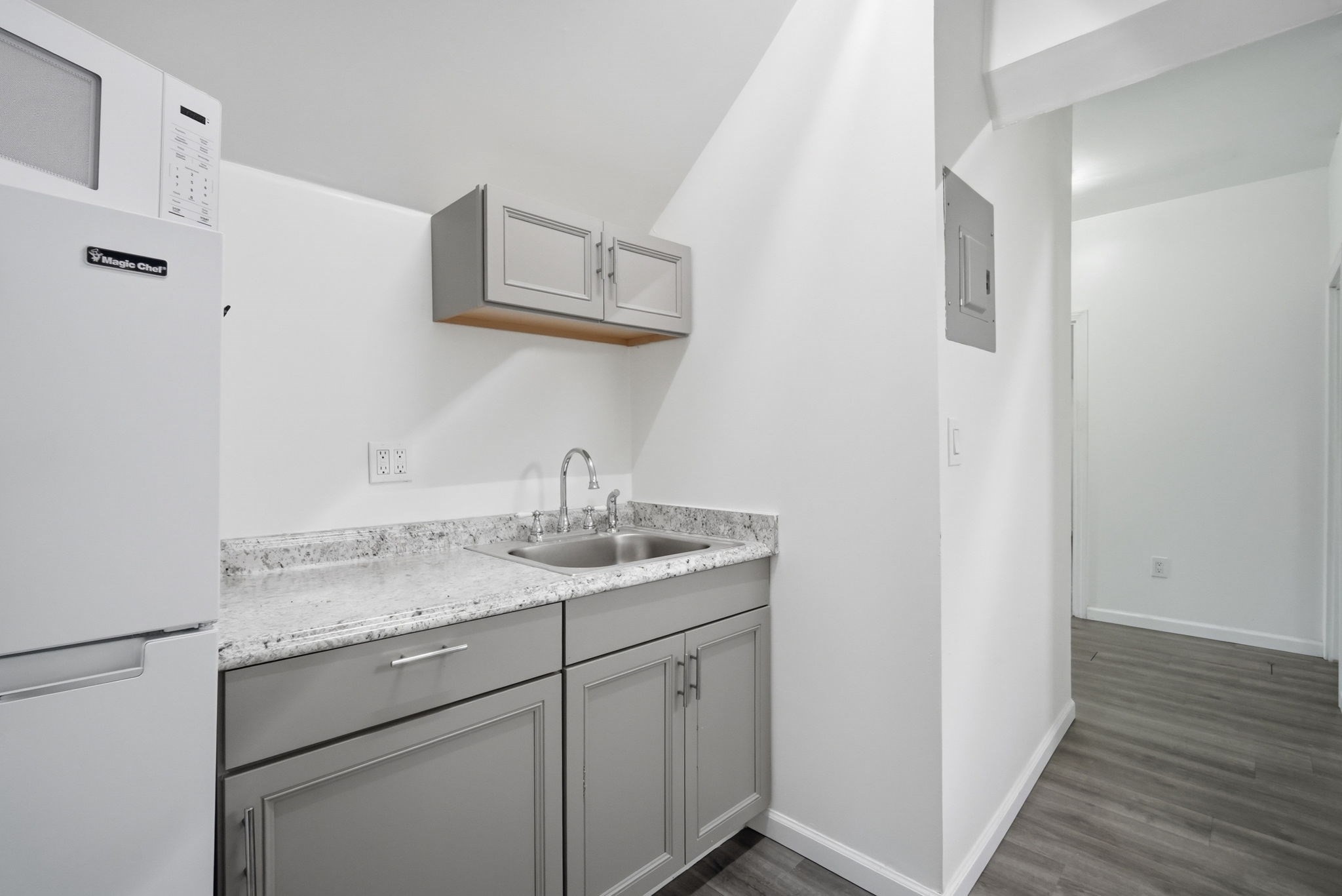 98 Bristol Street Property Photo 28
