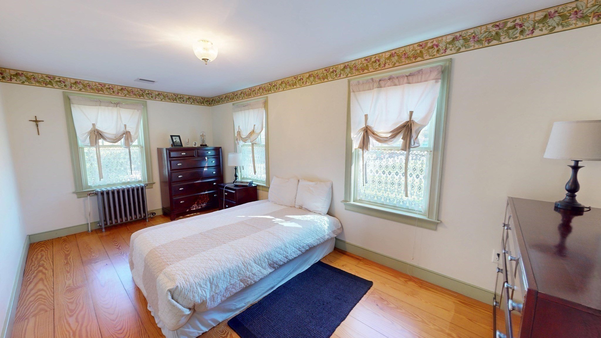 10 Mansfield Ave Property Photo 17