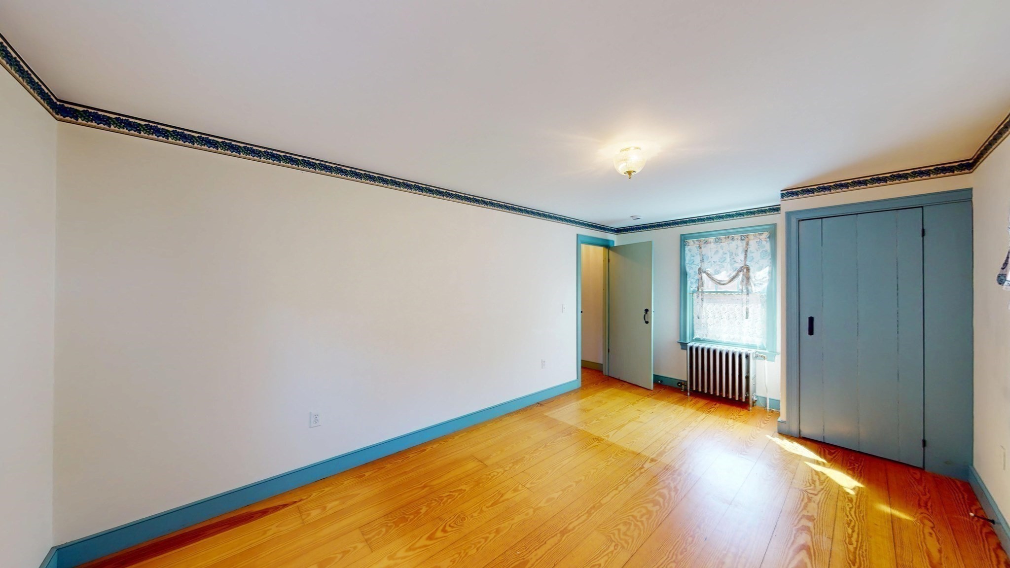 10 Mansfield Ave Property Photo 19